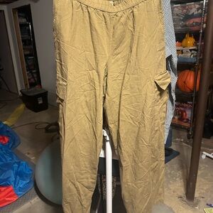 Women Tan Cargo Pants
